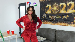 Nina Dolci - Busty MILF Is Ready For 2022