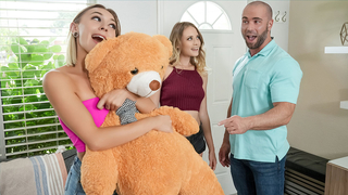 Kyler Quinn & Chloe Temple - Sexy Threesome