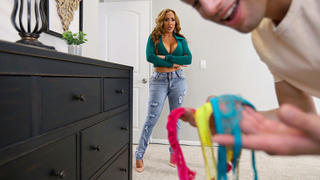 Richelle Ryan - Super Hot MILF