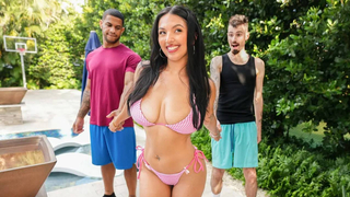 Ravyn Moore - Busty Teen In Threesome
