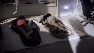 Jaye Summers, Emily Willis - Turn To Revenge